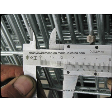 El panel de malla de alambre soldado con autógena de acero galvanizado 2X2 para la cerca